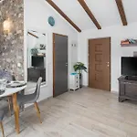Nice home in Rovinj with 2 Bedrooms, WiFi&Outdoor swimming pool
