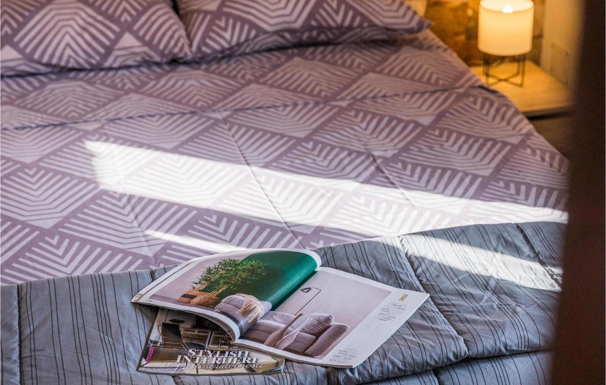 Vakantiehuis In With 2 Bedrooms, Wifi&outdoor Swimming Pool Rovinj