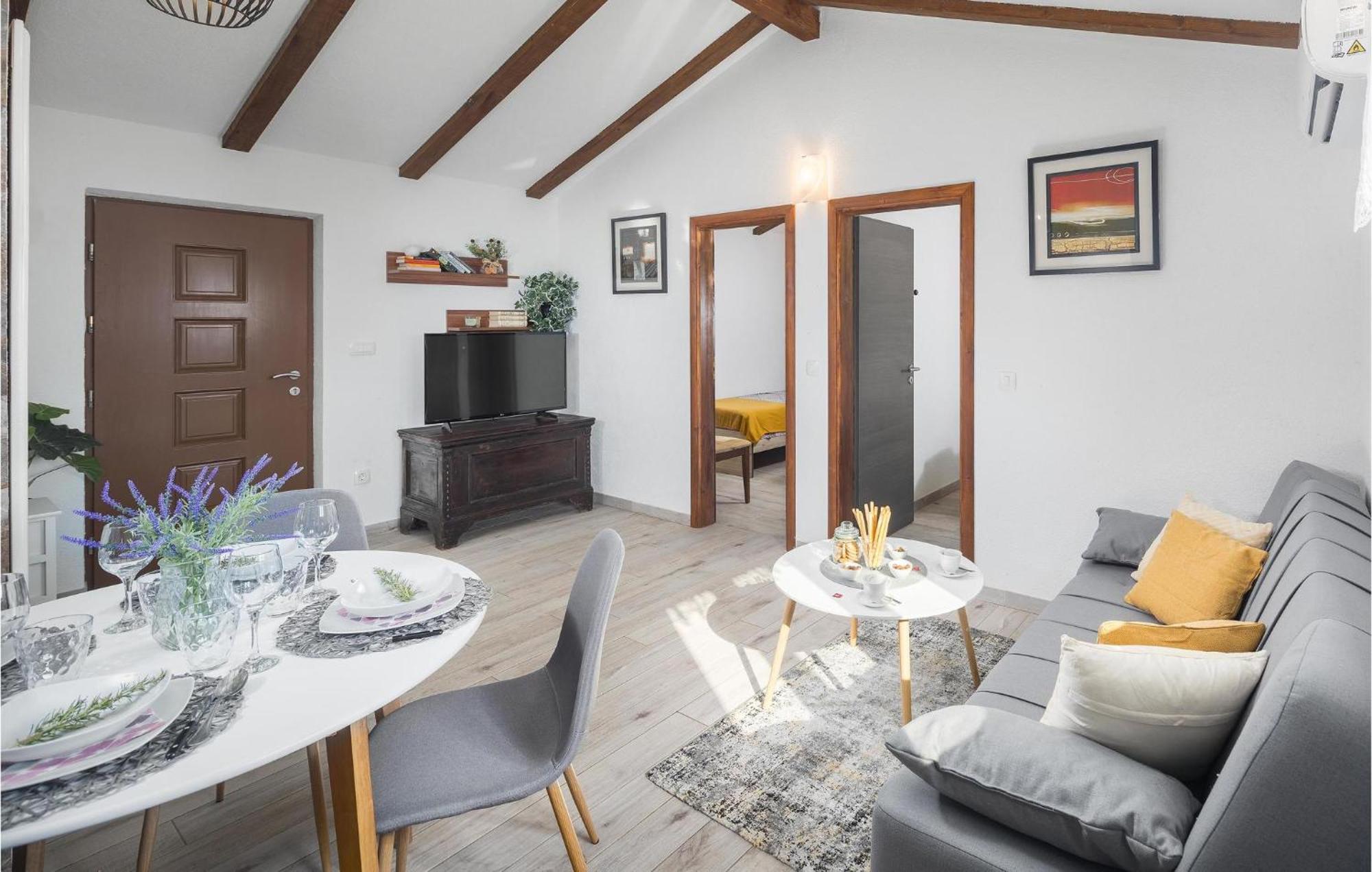 Awesome In With Kitchen Holiday home