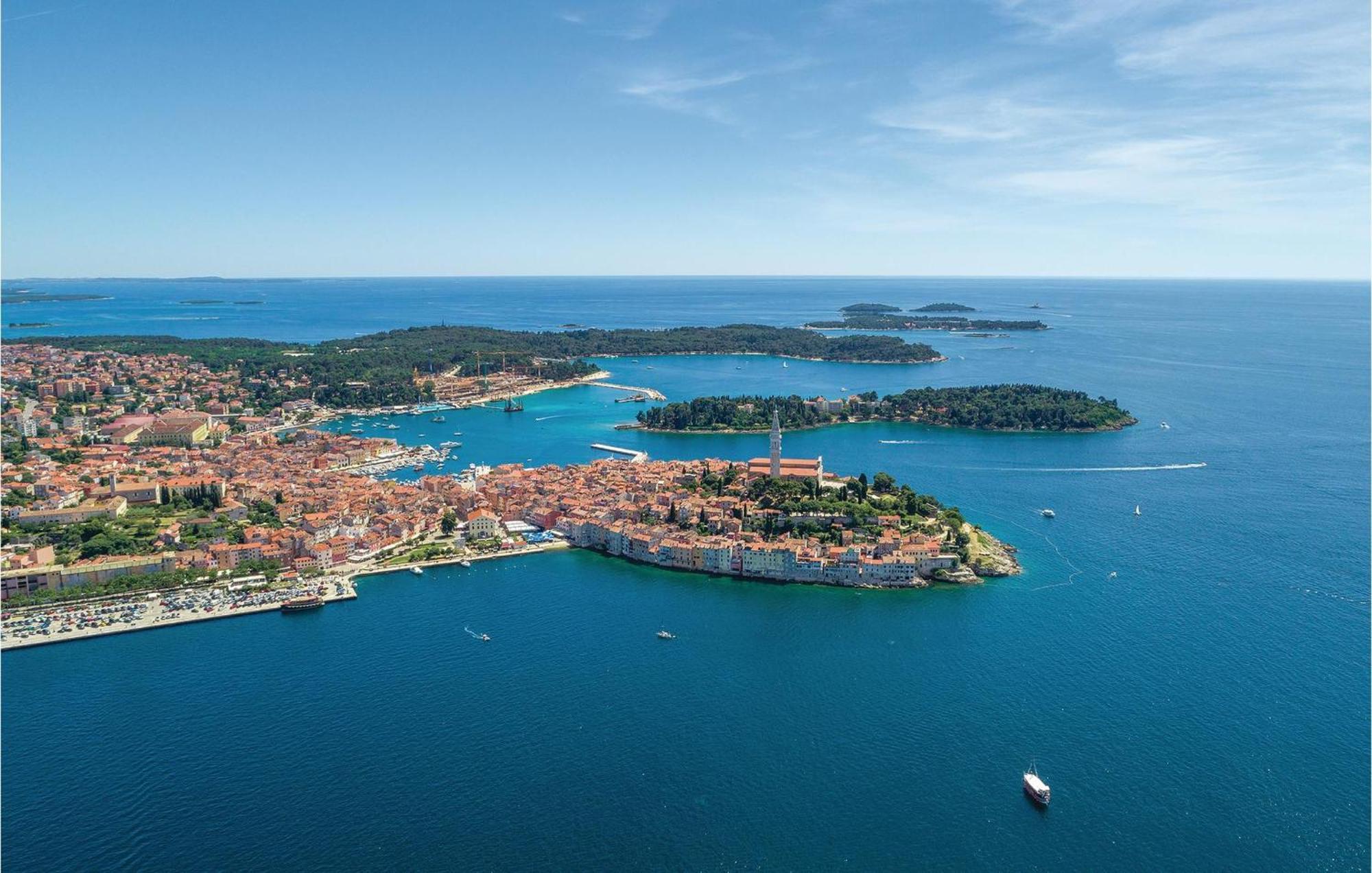 In With 2 Bedrooms, Wifi&outdoor Swimming Pool Vakantiehuis Rovinj