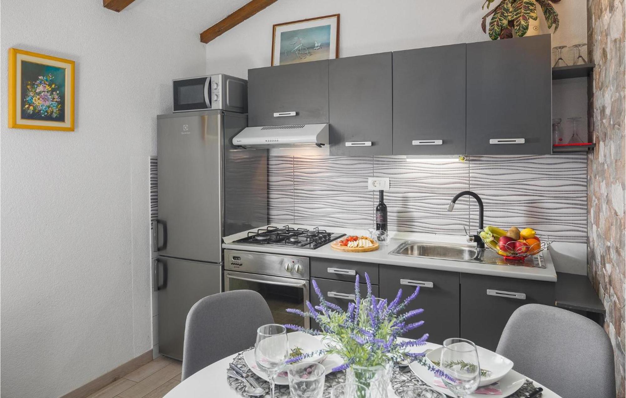 In With 2 Bedrooms, Wifi&outdoor Swimming Pool Vakantiehuis