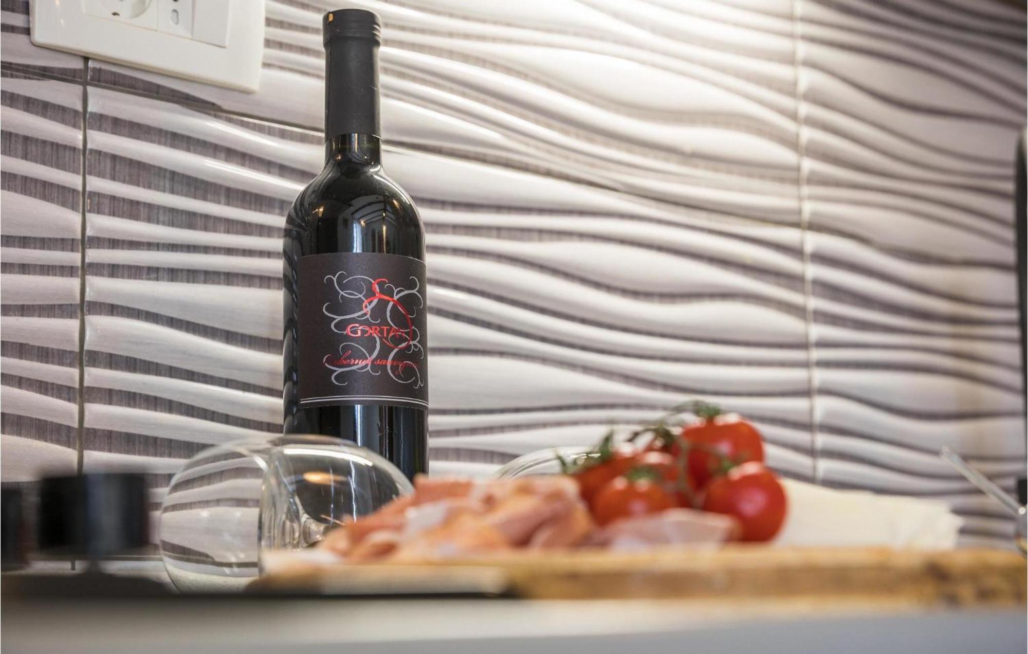 In With 2 Bedrooms, Wifi&outdoor Swimming Pool Rovinj